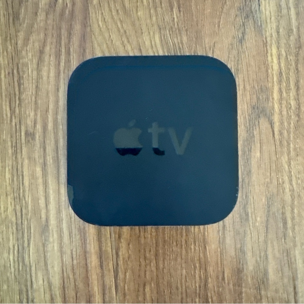 Apple TV 4th Gen 32GB HD Media Streamer - Black (Tested & Reset)
